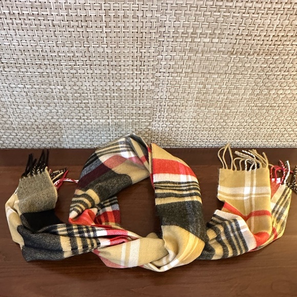 VTG NWT Camel, Red, Black Plaid Softer Than Cashmere Scarf by D&Y - Picture 5 of 7